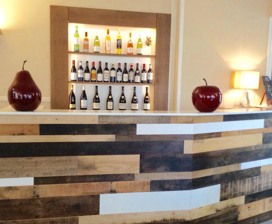 Hotel Restaurant De La Place Сен-Жан-д'Анжелі Екстер'єр фото